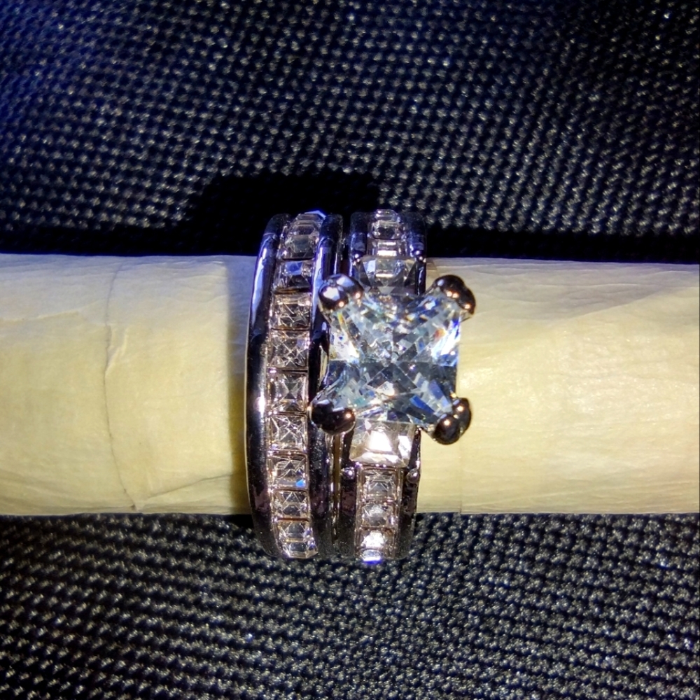 SILVER ZIRCONIA WEDDING BAND SET